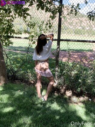 Hot Freshmen Ashley Nude Photos