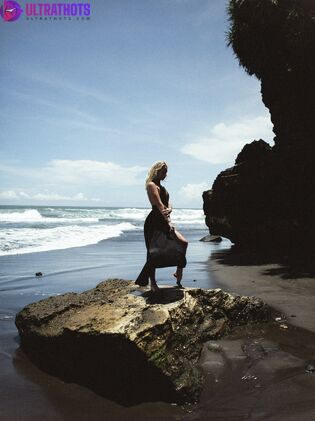 Hot Emily Lu Nude Photos