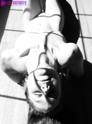 Hot Fairy Julia Nude Photos