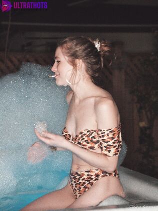 Hot Fiona Sprouts Nude Photos