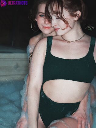 Hot Fiona Sprouts Nude Photos