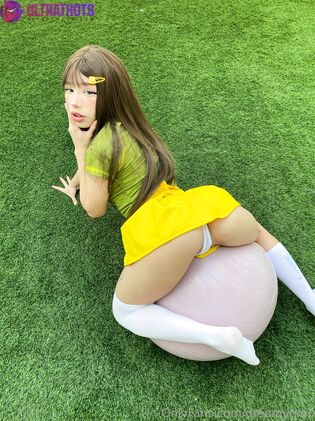 Hot Dreamy Moo Nude Photos