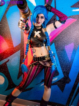 Hot Aery Tiefling Nude Photos