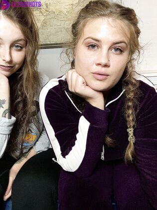 Hot N0valy Nude Photos