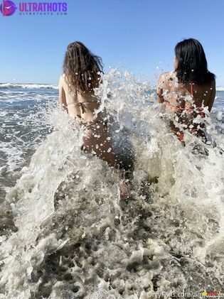 Hot Ami Bue Nude Photos