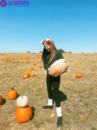 Hot Bambi Bluu Nude Photos