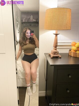 Hot Farah Asteri Nude Photos