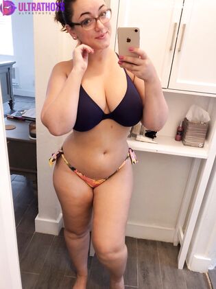 Hot Tiffany Cappotelli Nude Photos