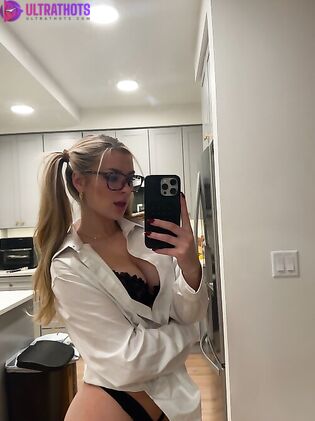 Audrey Holt - Nude Photo Gallery (94 Pics)