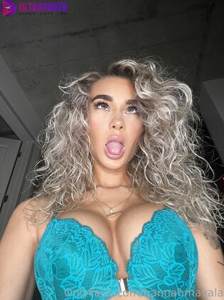 Hot YourFavCurlyBabe Nude Photos
